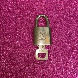 🔐Louis Vuitton lock&key #337